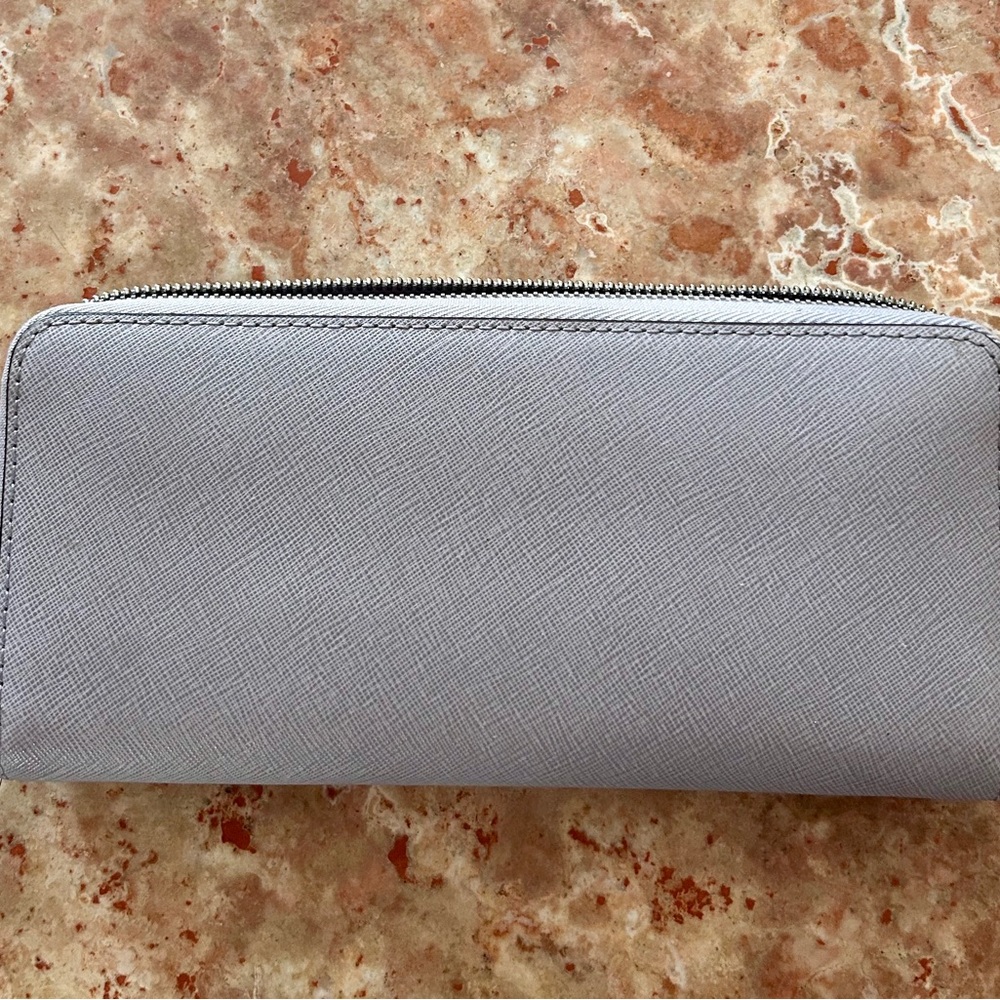 Michael Kors Lavender Saffiano Zip-Around Wallet - Picture 4 of 8